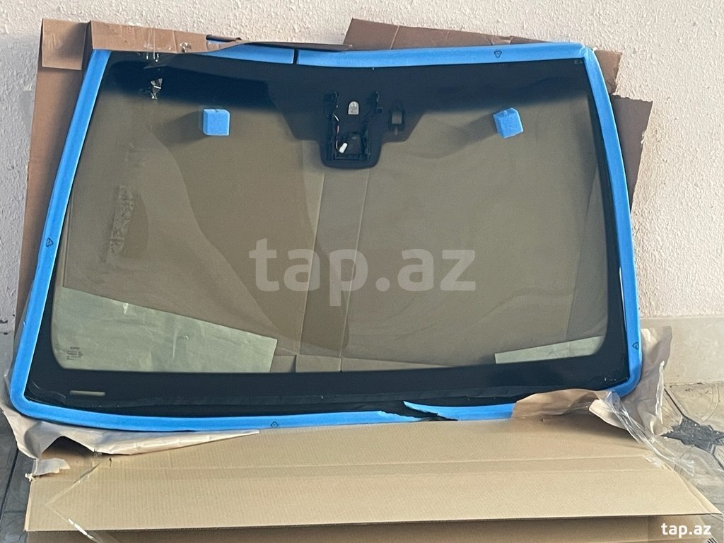 "Toyota Camry 2022" ön şüşəsi