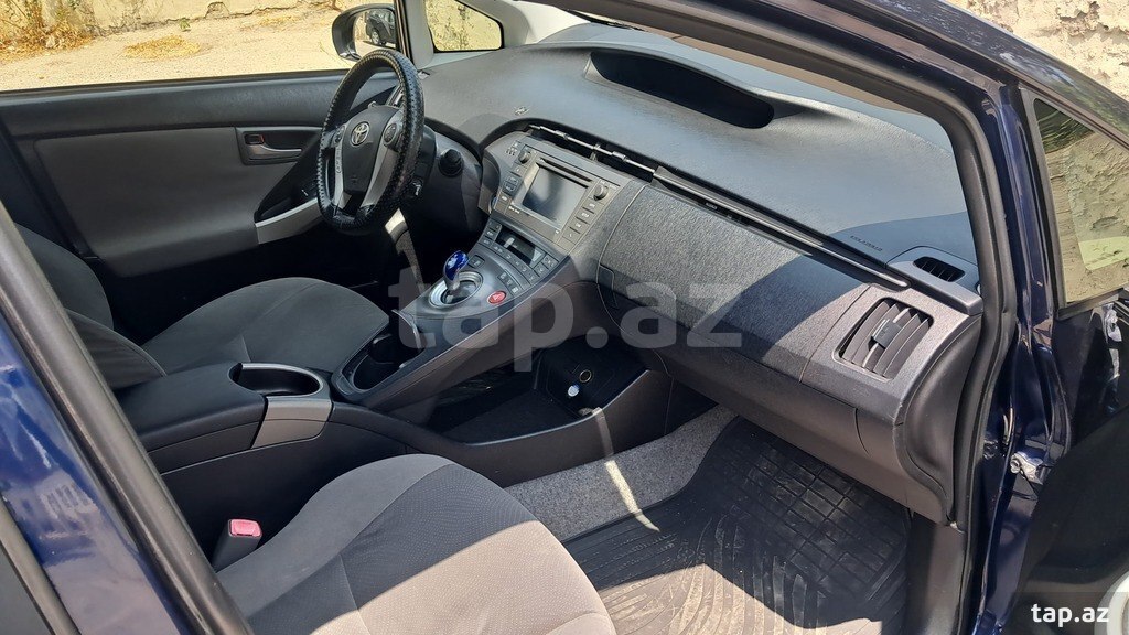 "Toyota Prius, 2012 il" icarəsi  (2)
