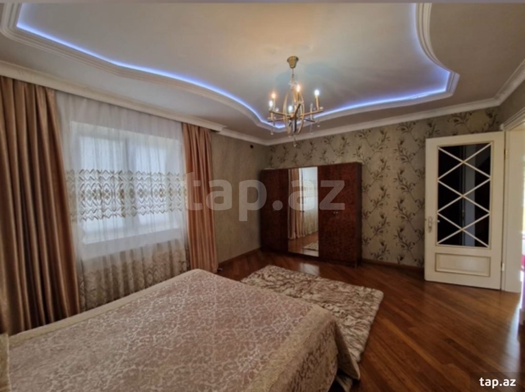 Villa, Saray qəs.