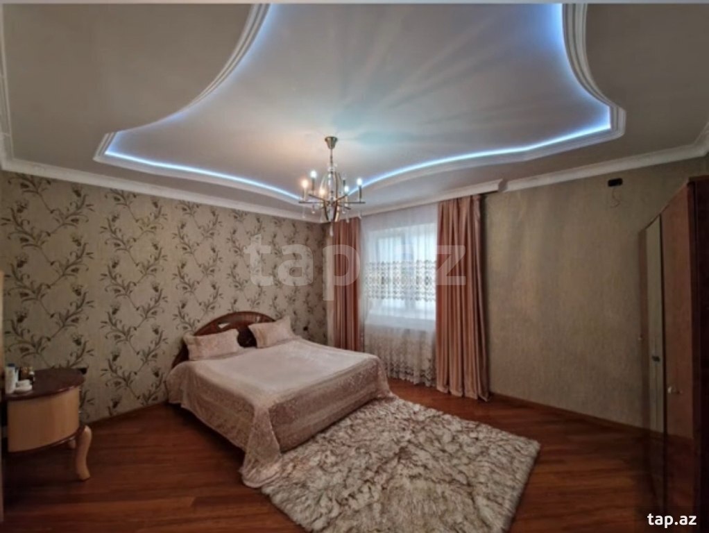 Villa, Saray qəs.