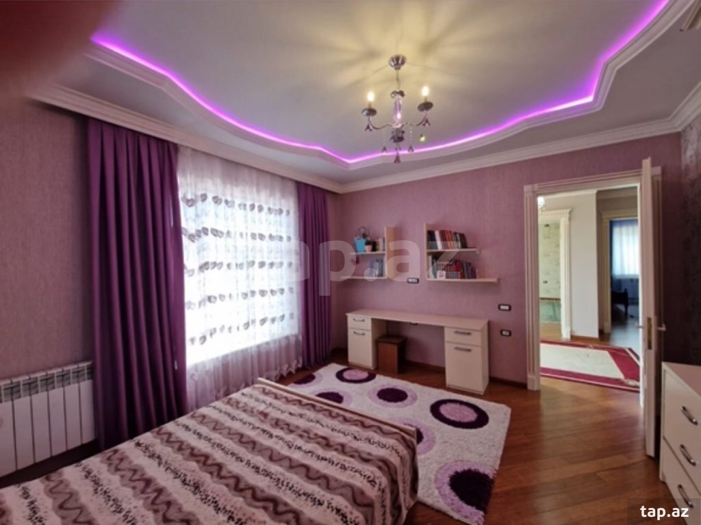 Villa, Saray qəs.