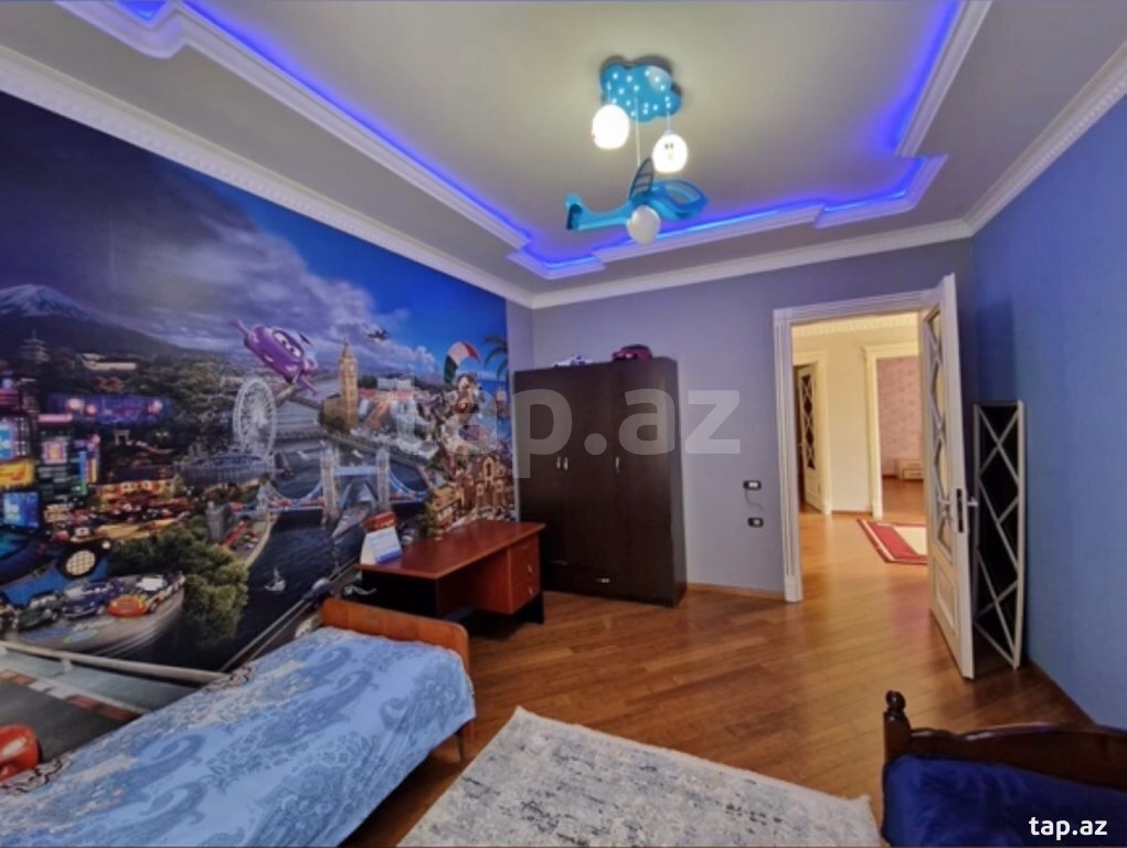 Villa, Saray qəs.