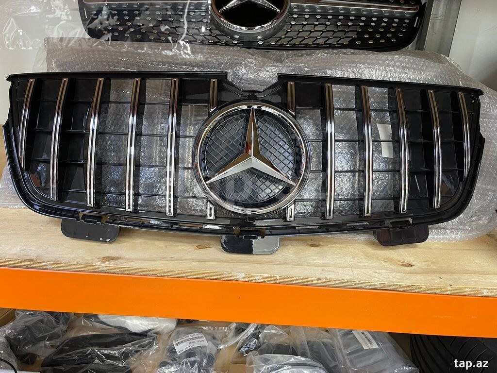 "Mercedes W211" radiator barmaqlığı (4)