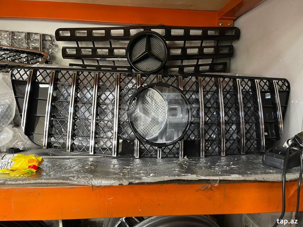 "Mercedes W211" radiator barmaqlığı (5)