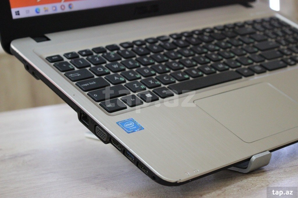 Noutbuk "Asus" (3)