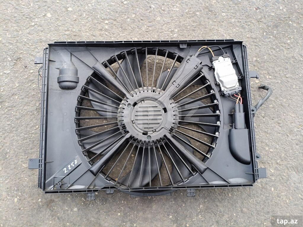 "Mercedes-Benz W204, 212" elektro pəri (2)