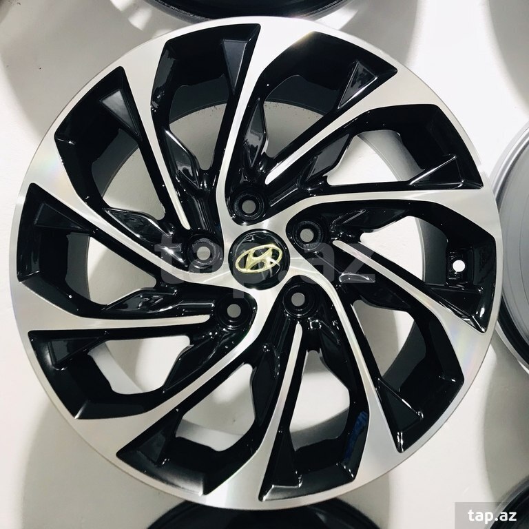 "Hyundai Elantra" diskləri R17