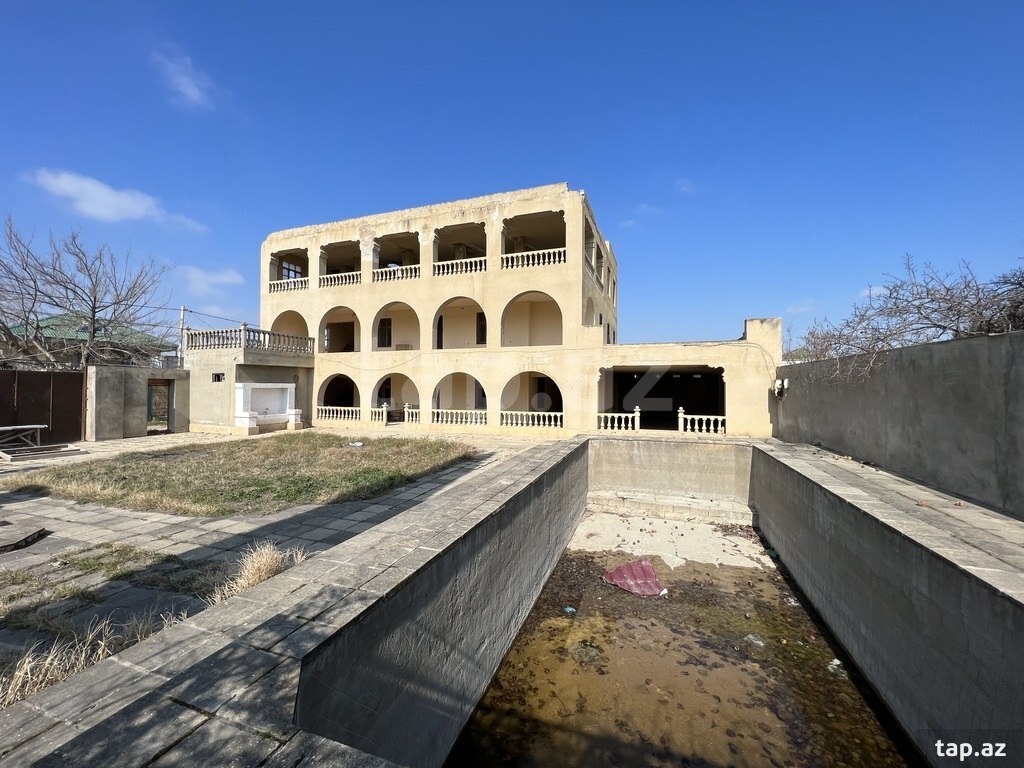 Villa, Ələt qəs.