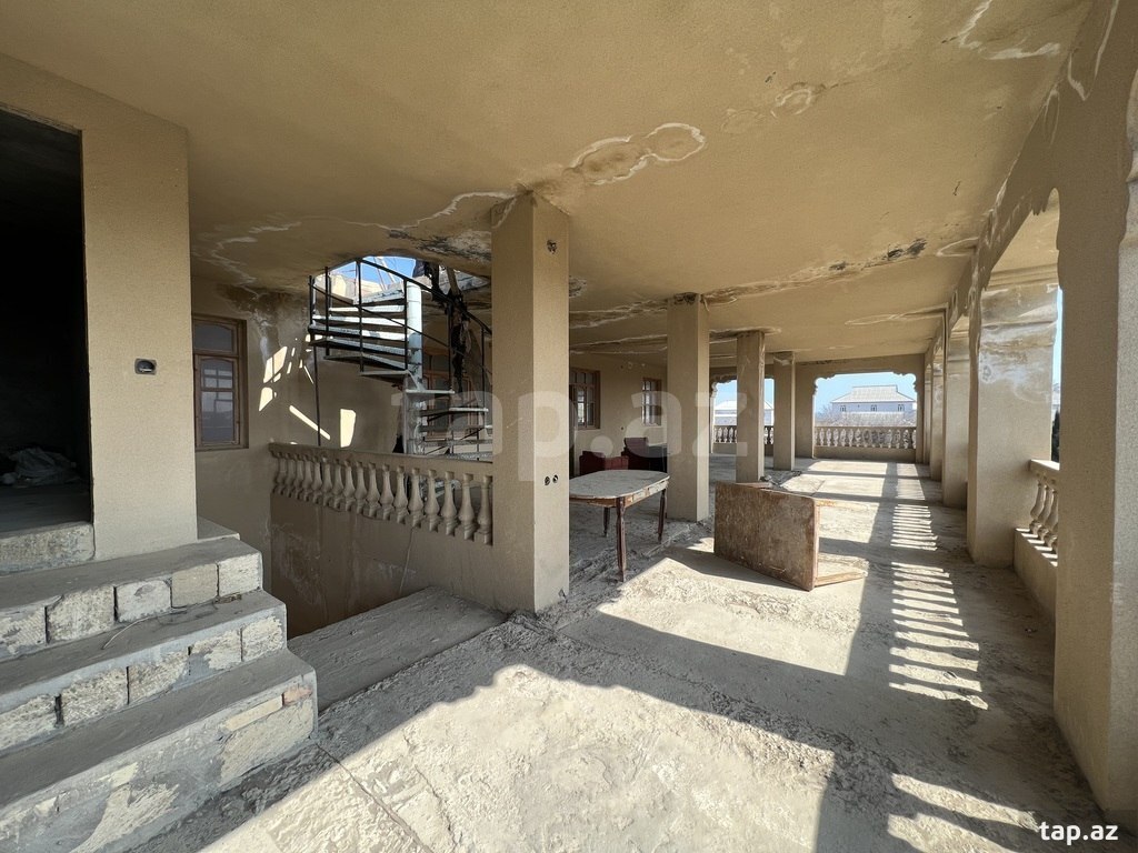 Villa, Ələt qəs.