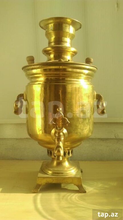 Qədimi samovar "Bataşeva"