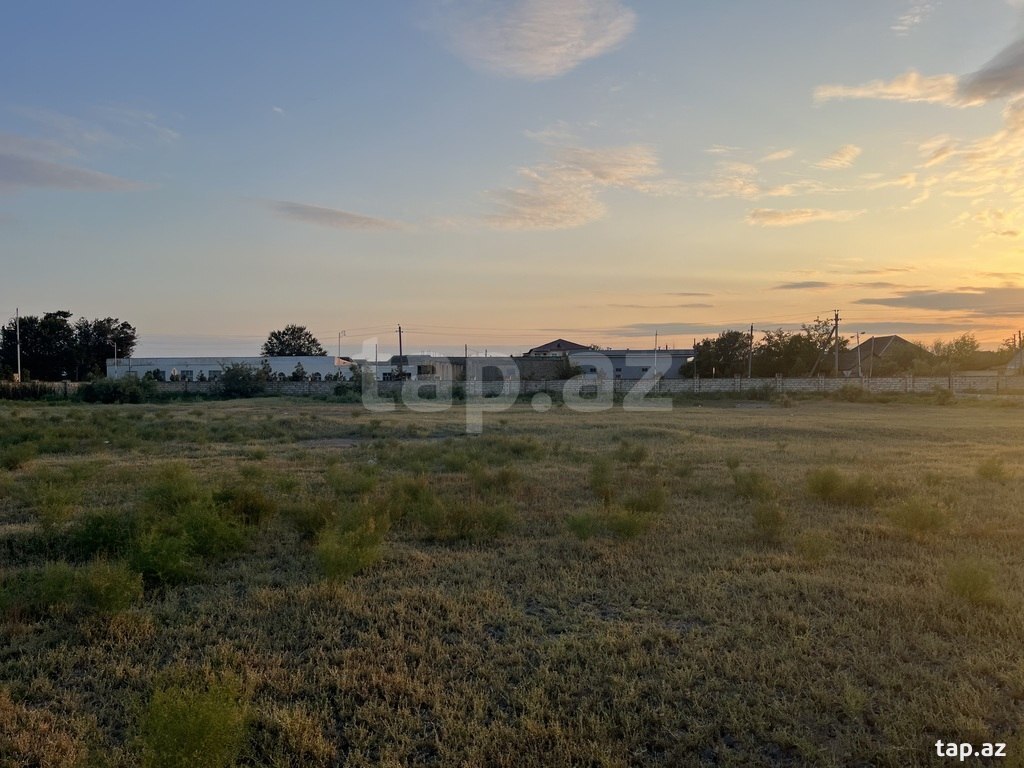 1150 sot torpaq sahəsi, Ucar r