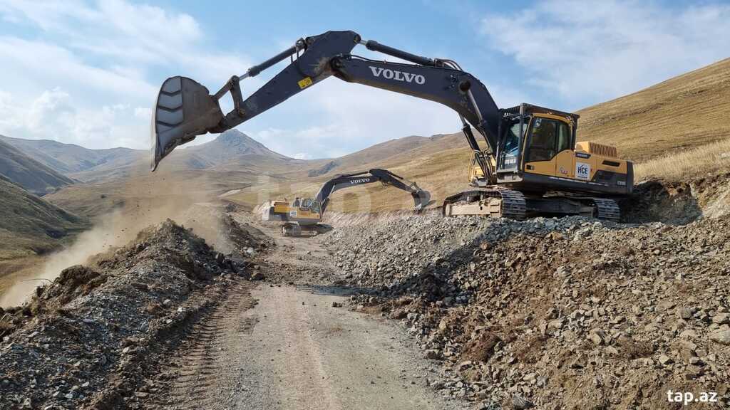 Ekskavatorlar "Volvo", 2015 il (4)