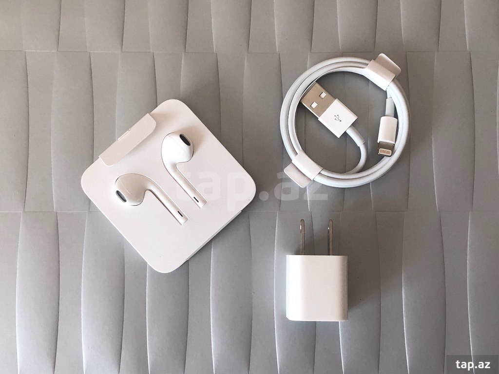 Apple iPhone XS Gold 64GB/4GB (3)