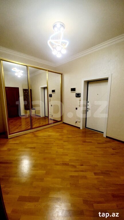 2-otaqlı yeni tikili, N.Tusi küç., 70 m²