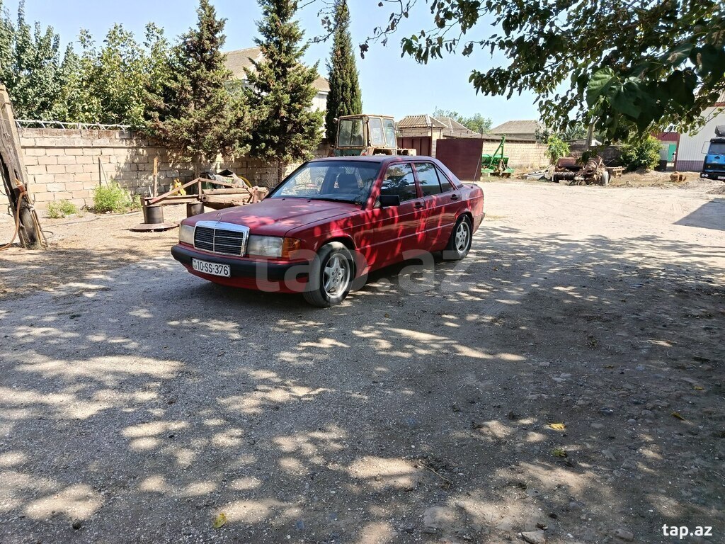 Mercedes 190, 1992 il (2)