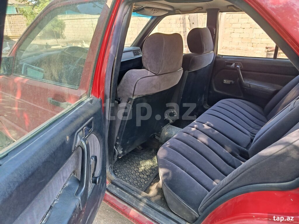 Mercedes 190, 1992 il (5)