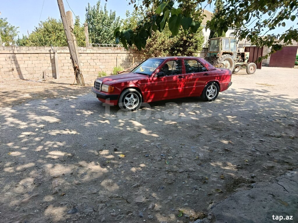 Mercedes 190, 1992 il (3)