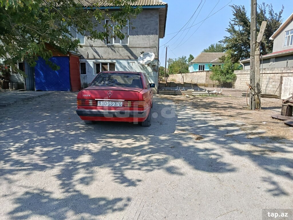 Mercedes 190, 1992 il (4)