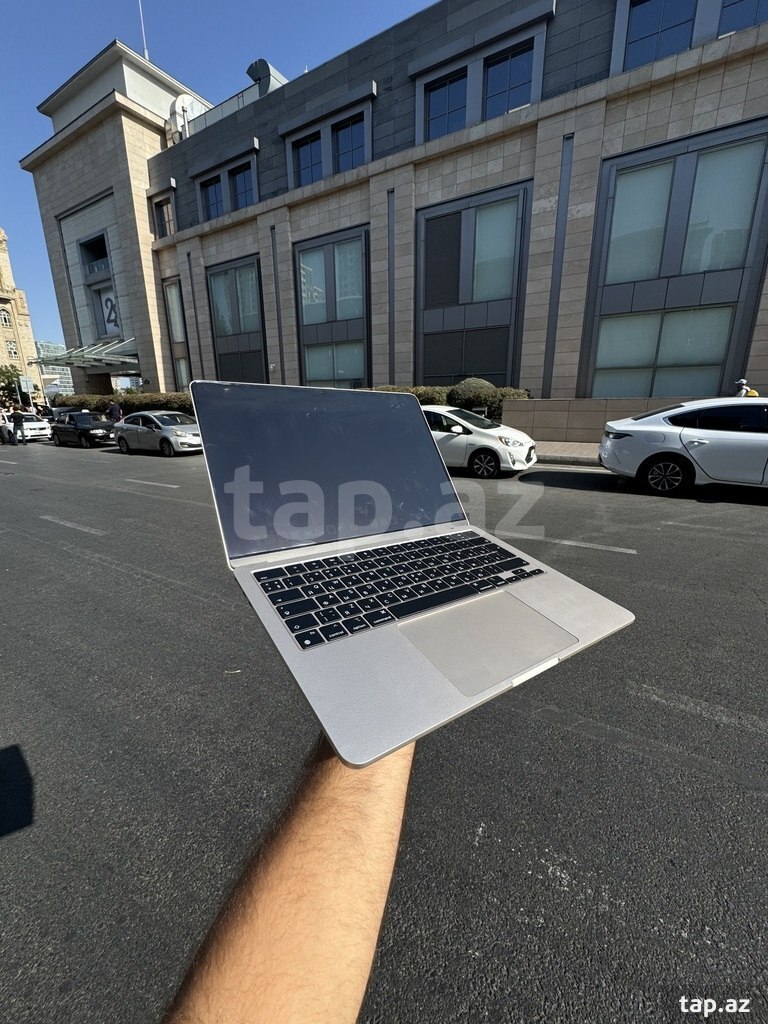 Apple MacBook Air 13'Inch 8 | 256 GB M2 Chip (6)