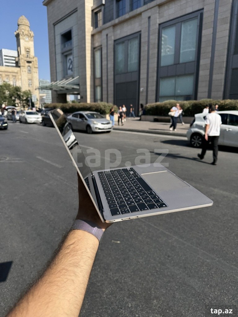 Apple MacBook Air 13'Inch 8 | 256 GB M2 Chip (3)