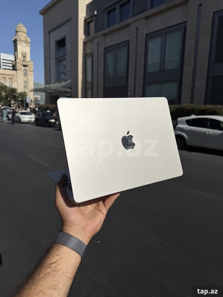 Apple MacBook Air 13'Inch 8 | 256 GB M2 Chip (2)