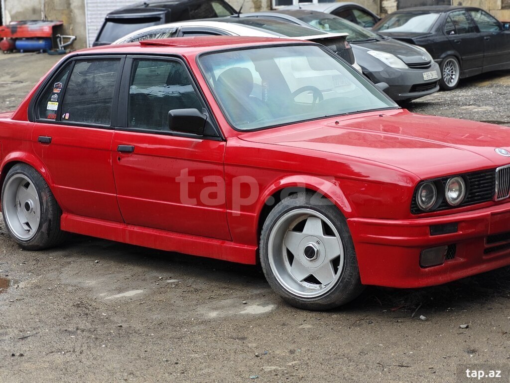 BMW 318, 1984 il