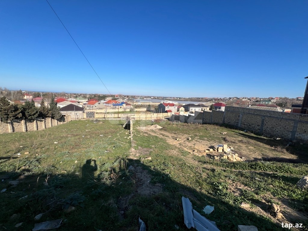 Torpaq satılır, Bakı