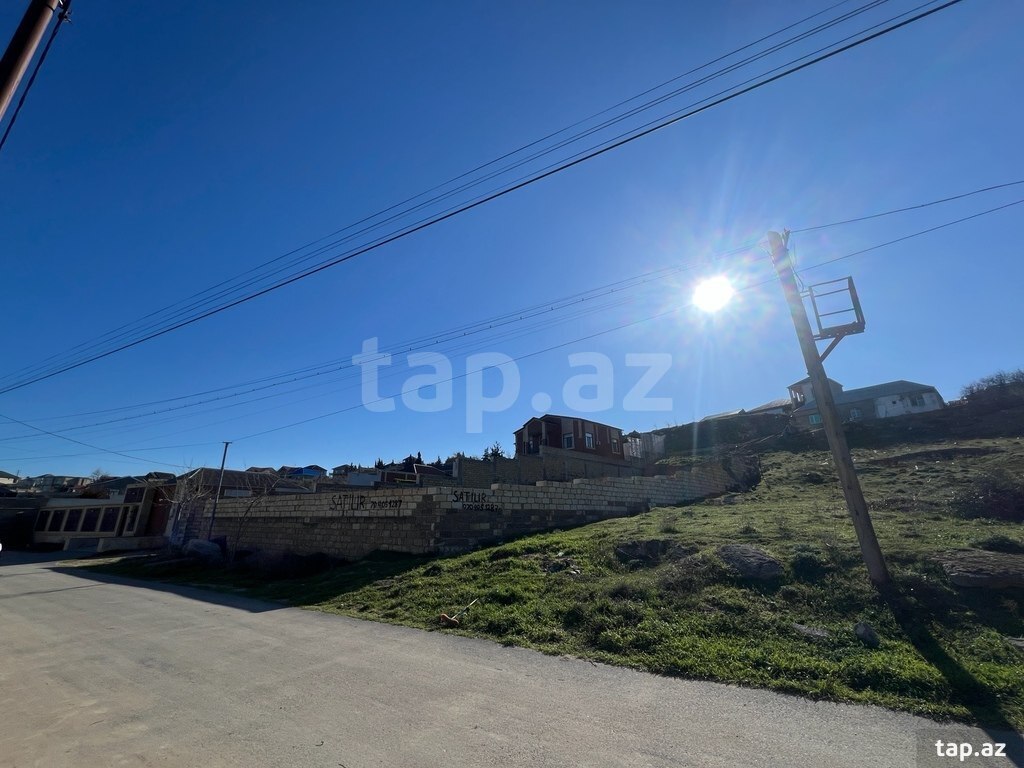Torpaq satılır, Bakı