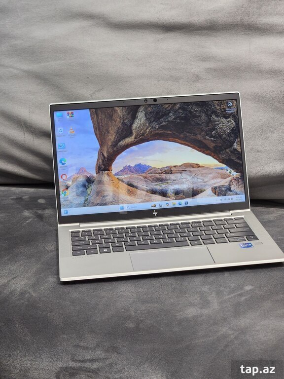HP Elitbook 830 G8