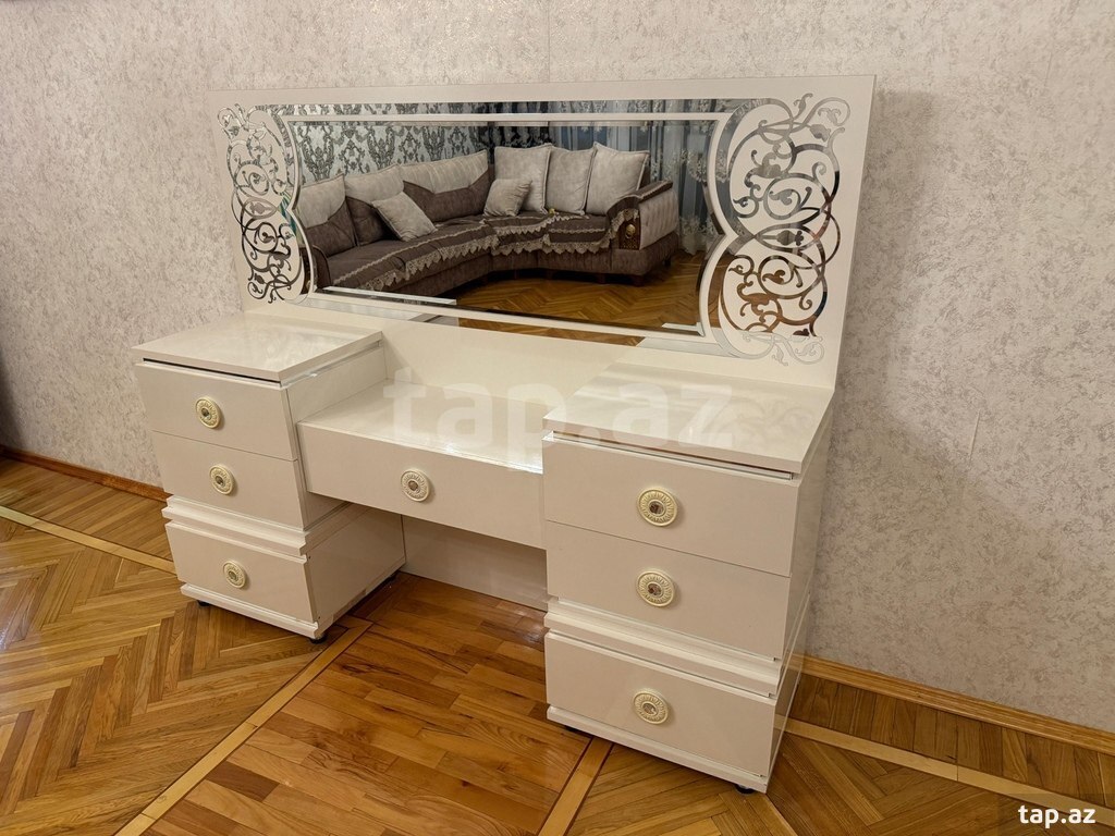 Зеркальный комод (2)