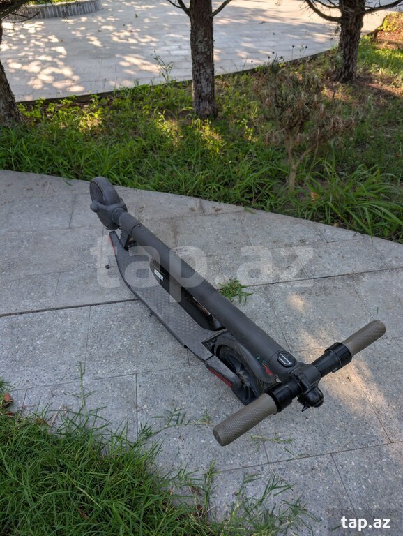 Skuter "Ninebot ES4" (8)