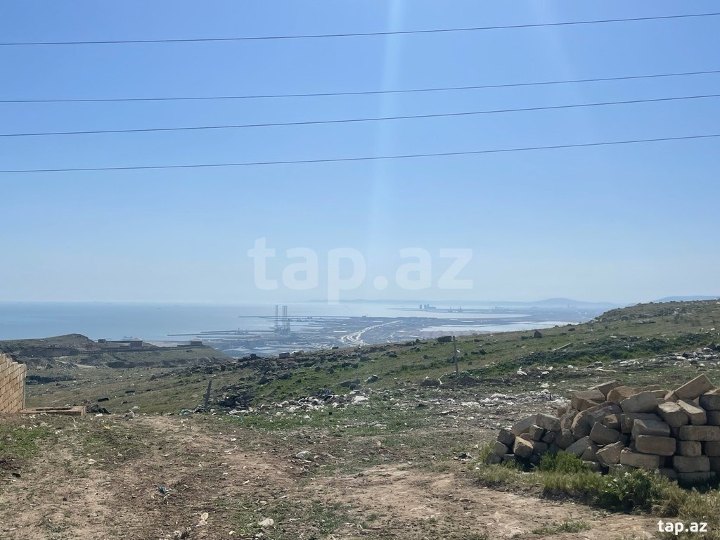 Torpaq satılır, Bakı