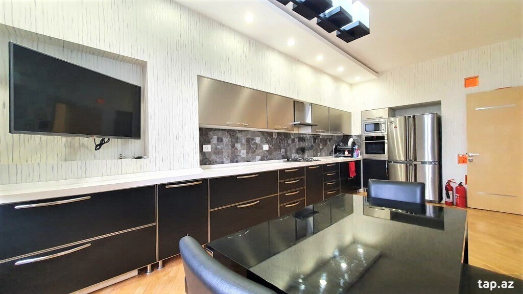 3-otaqlı yeni tikili kirayə verilir, 28 May m., 140 m² (11)
