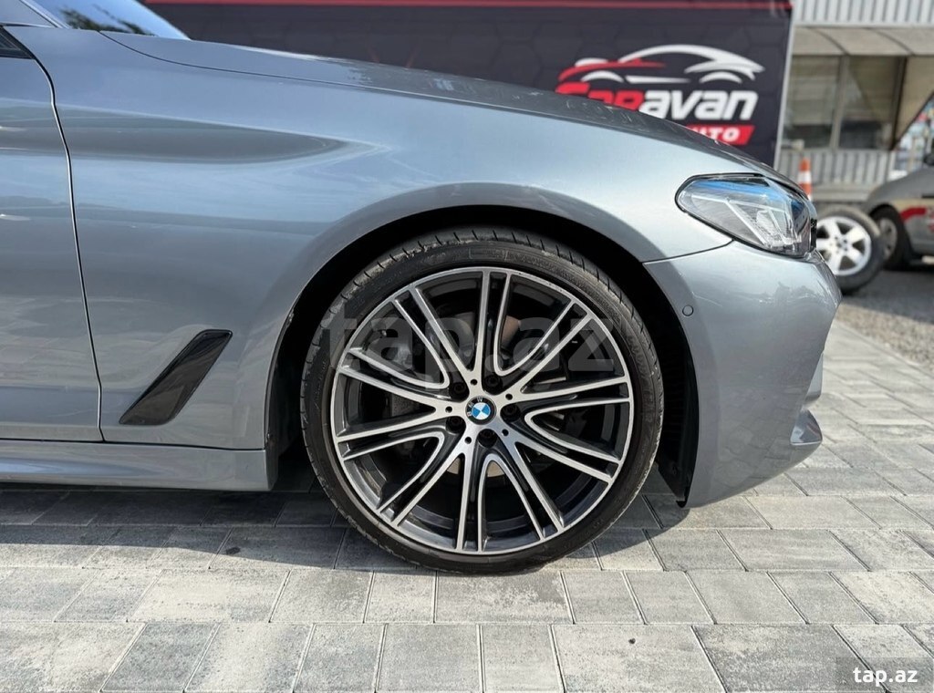 "BMW G30 540M" təkərləri R20