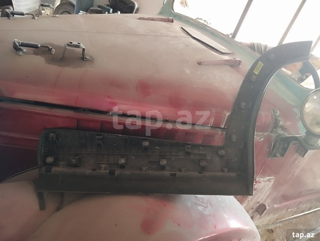 "Hyundai Tucson" yan qapı kantı
