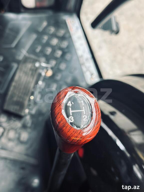 Traktor "Solid 704", 2026 il (7)