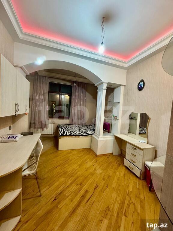 4-otaqlı yeni tikili, H.Cavid pr., 220 m²