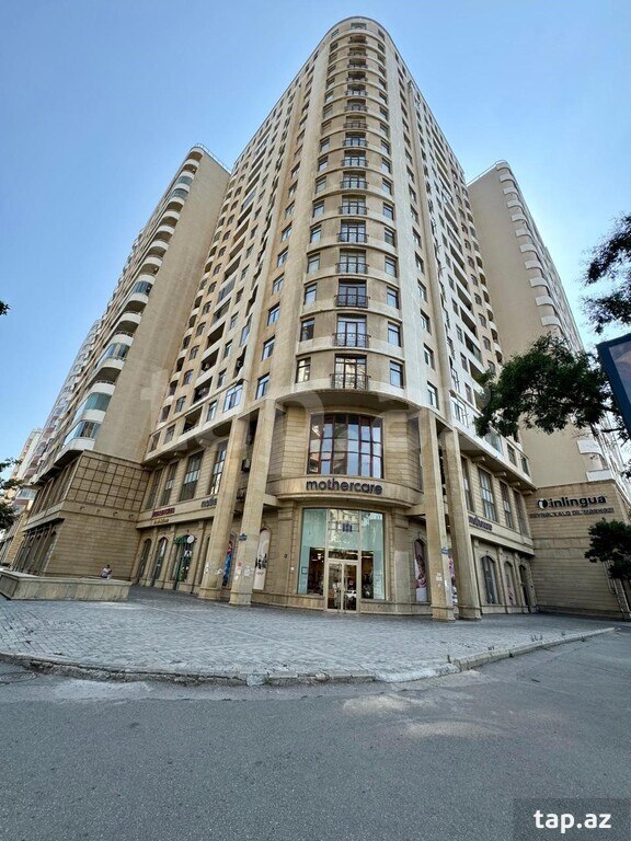 4-otaqlı yeni tikili, H.Cavid pr., 220 m²