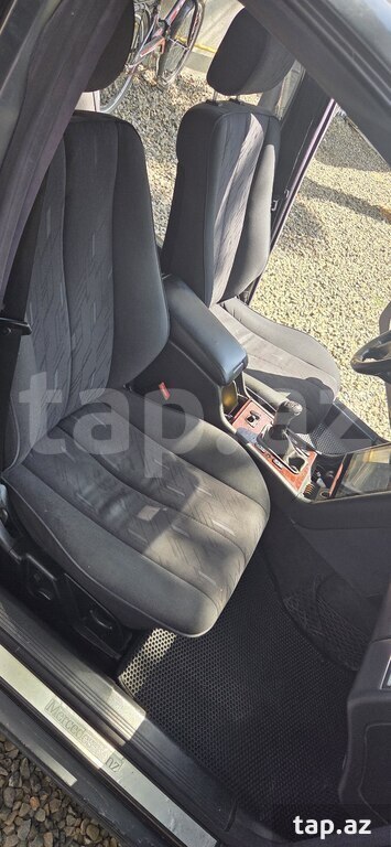 Mercedes E 220, 2000 il (7)