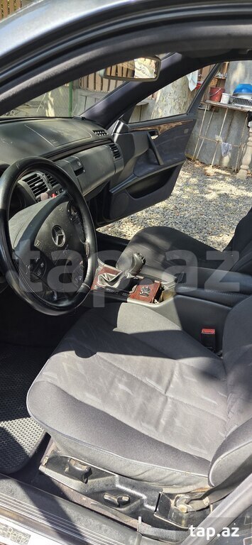 Mercedes E 220, 2000 il (6)