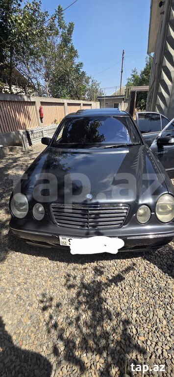 Mercedes E 220, 2000 il (10)