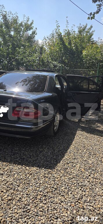 Mercedes E 220, 2000 il (13)