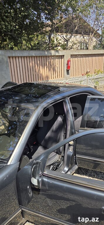 Mercedes E 220, 2000 il (16)