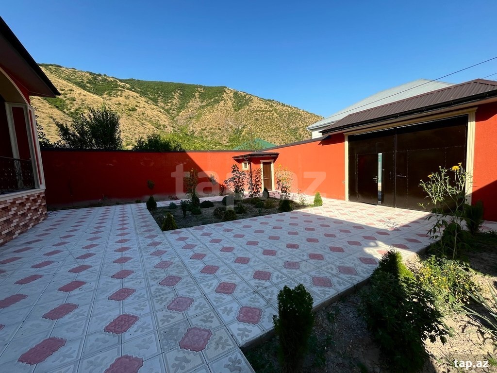 Villa, Şəki ş. (8)