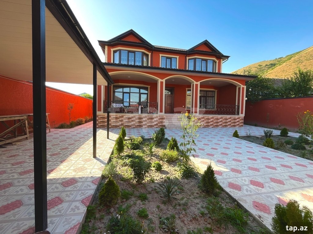 Villa, Şəki ş. (2)