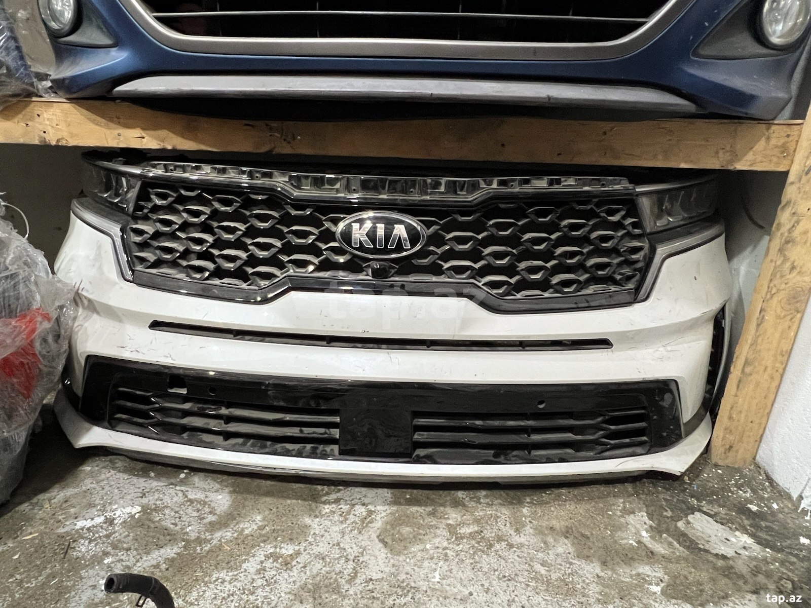 "Kia Sorento 2020-2023" fara buferi