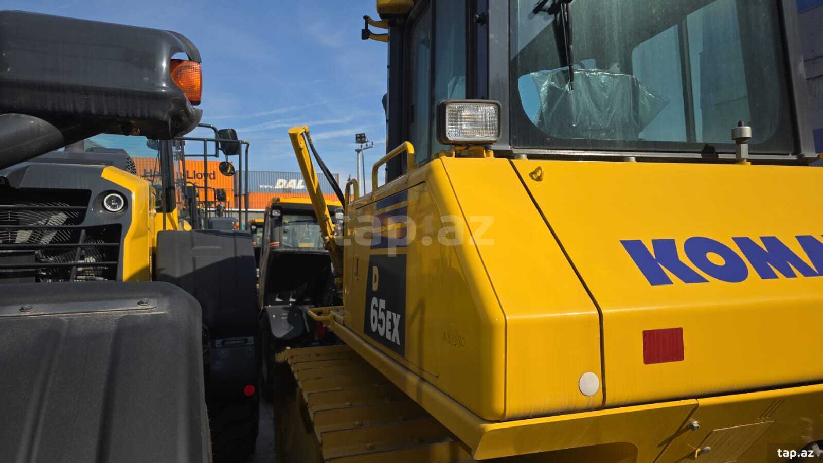 Buldozer "KOMATSU D65EX-16" (7)
