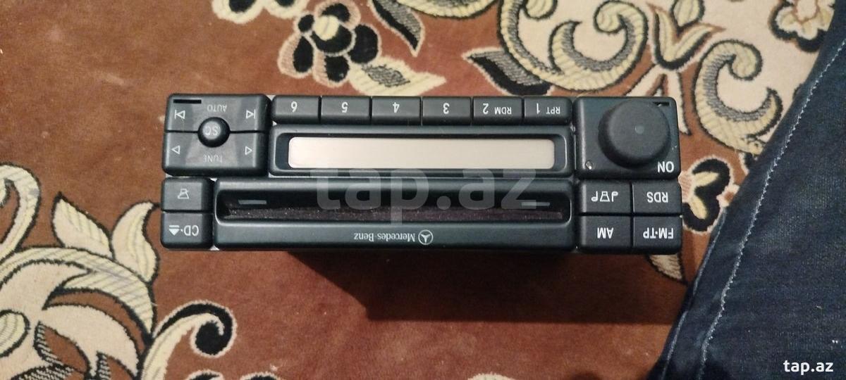"Mercedes CD" maqnitolası