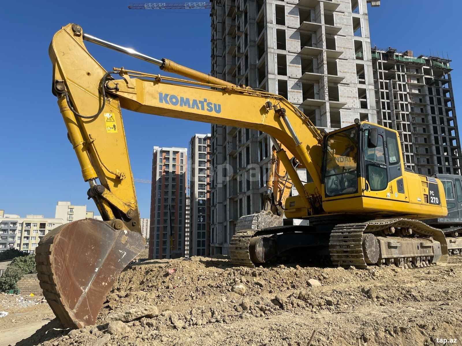 Ekskavator Komatsu, 2007 il