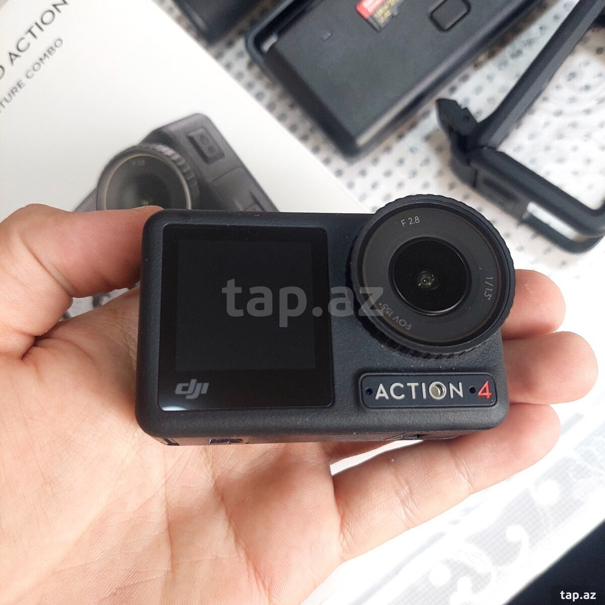 DJI Osmo Action 4 Adventure Combo (3)